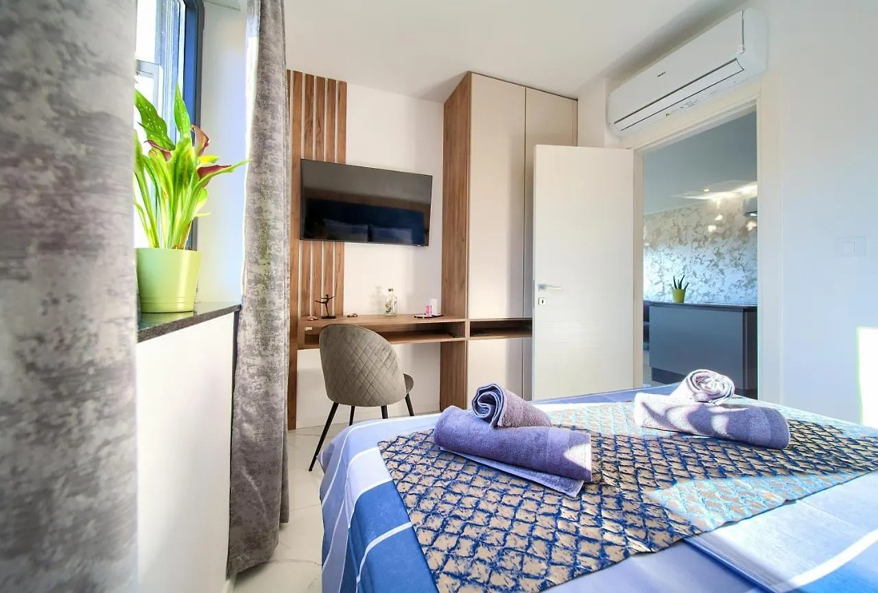 Penthouse Rosa Apartment Malinska