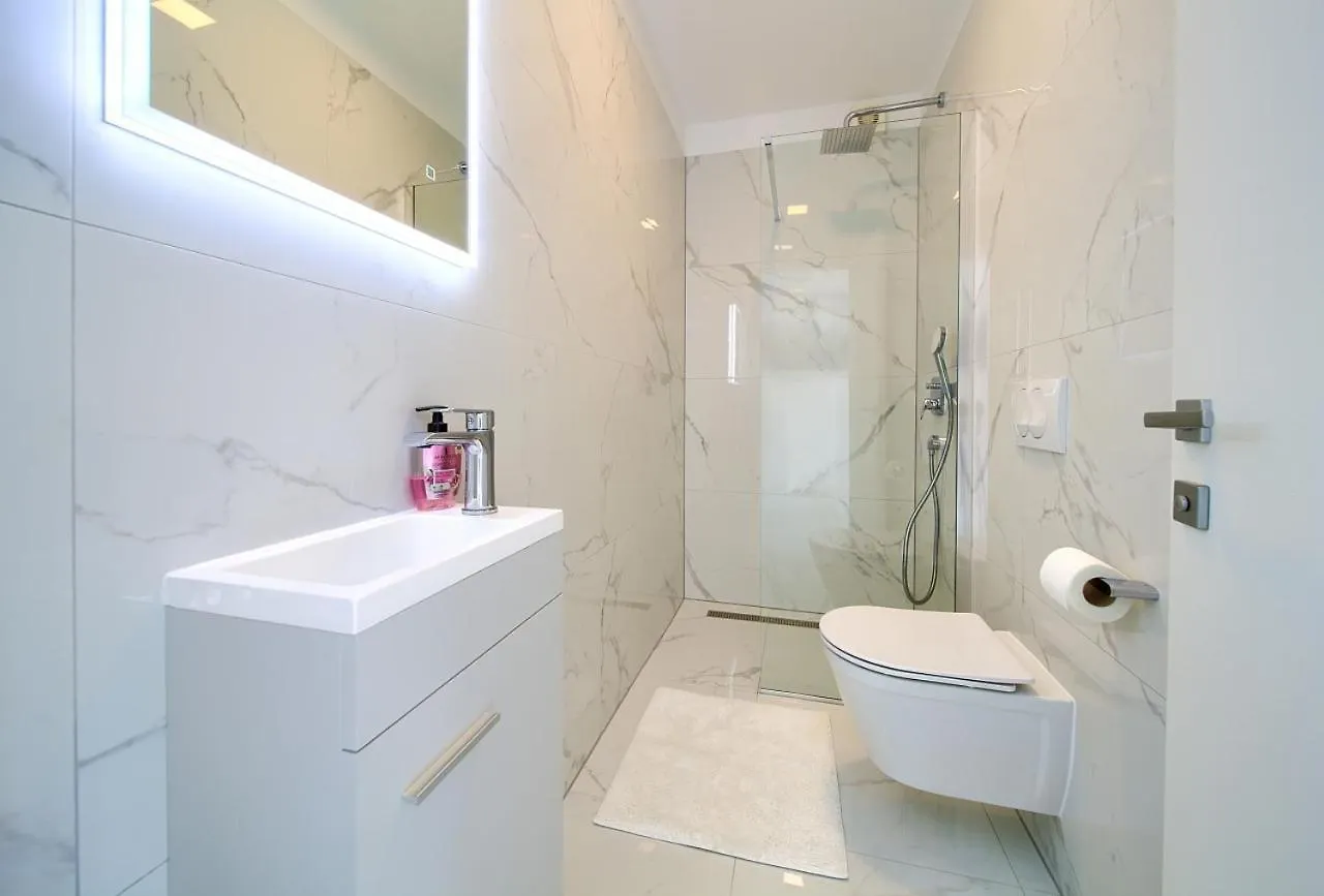 Penthouse Rosa Apartment Malinska