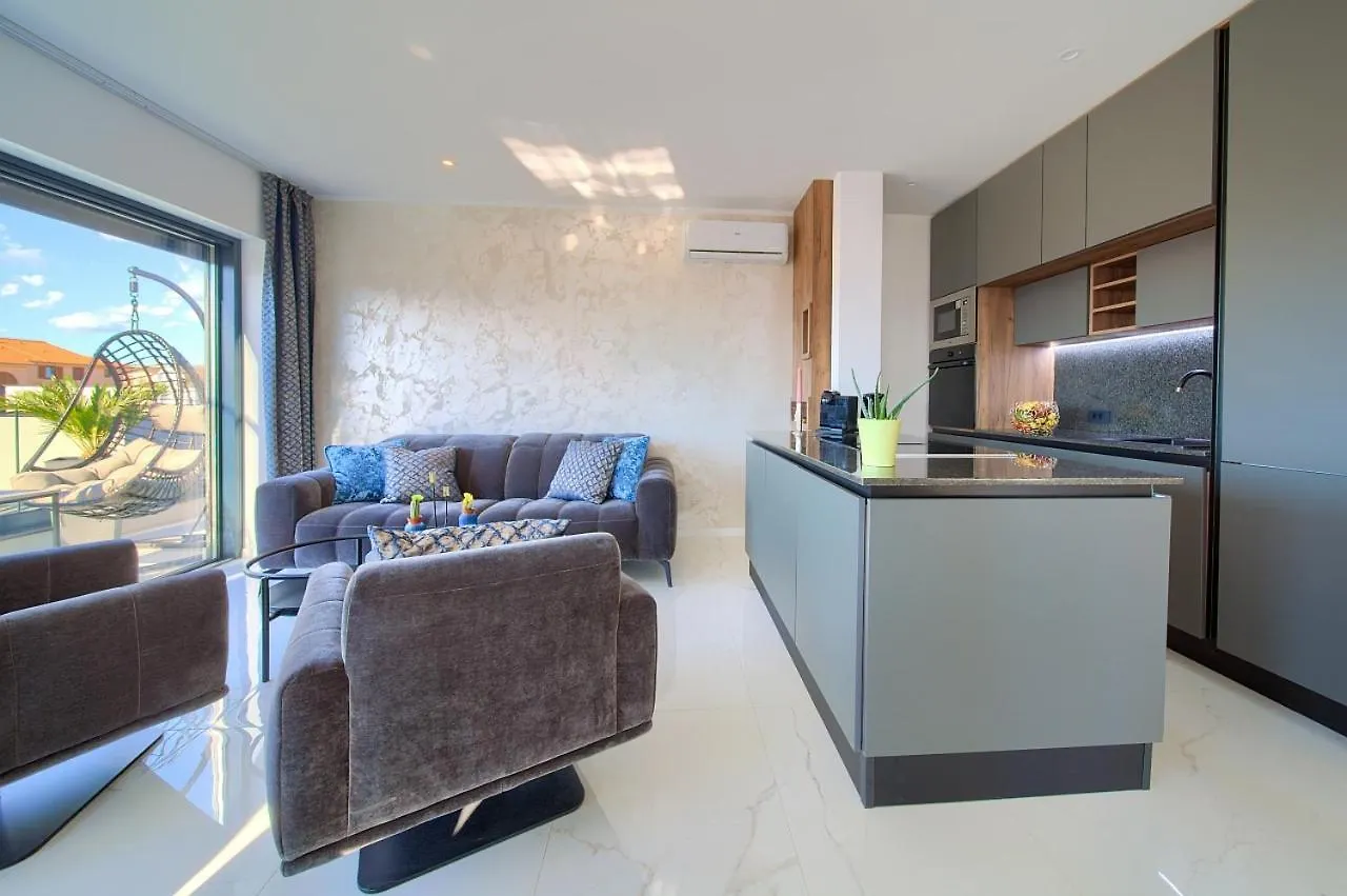 Penthouse Rosa Apartment Malinska