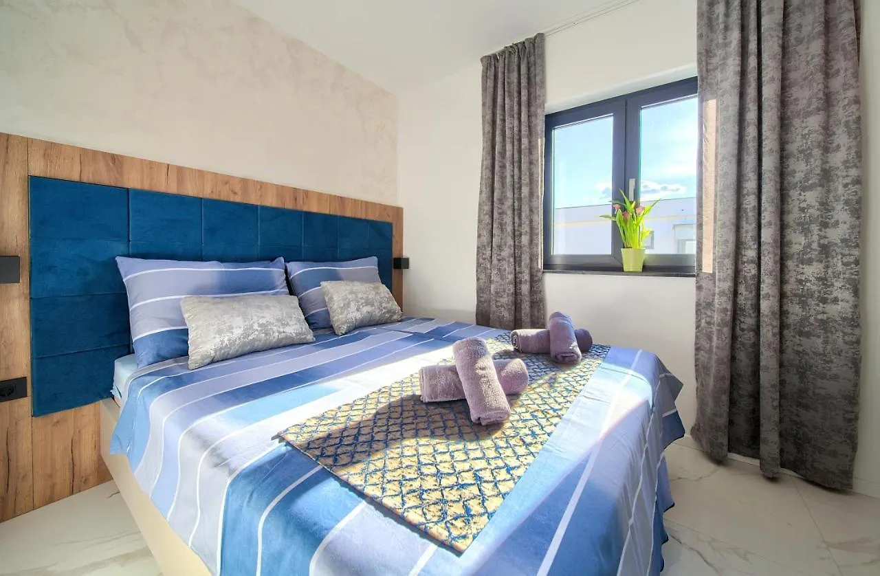 Penthouse Rosa Apartment Malinska